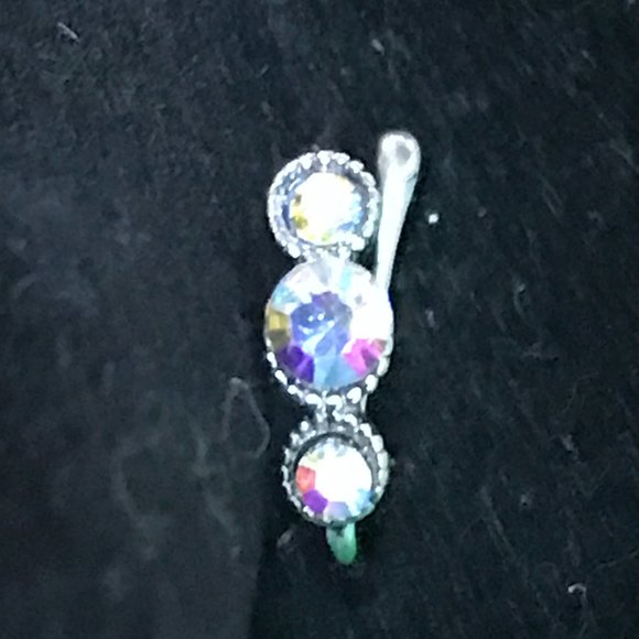 Two Clip On (No piercing needed) Earrings - Picture 16 of 16
